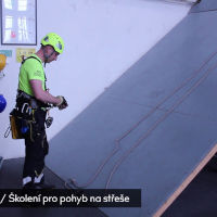 Video „práce na střeše“